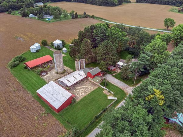 2952 N 600 E , Rolling Prairie, IN 46371