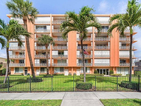 15 S GOLFVIEW Road, Unit 206, Lake Worth Beach, FL 33460