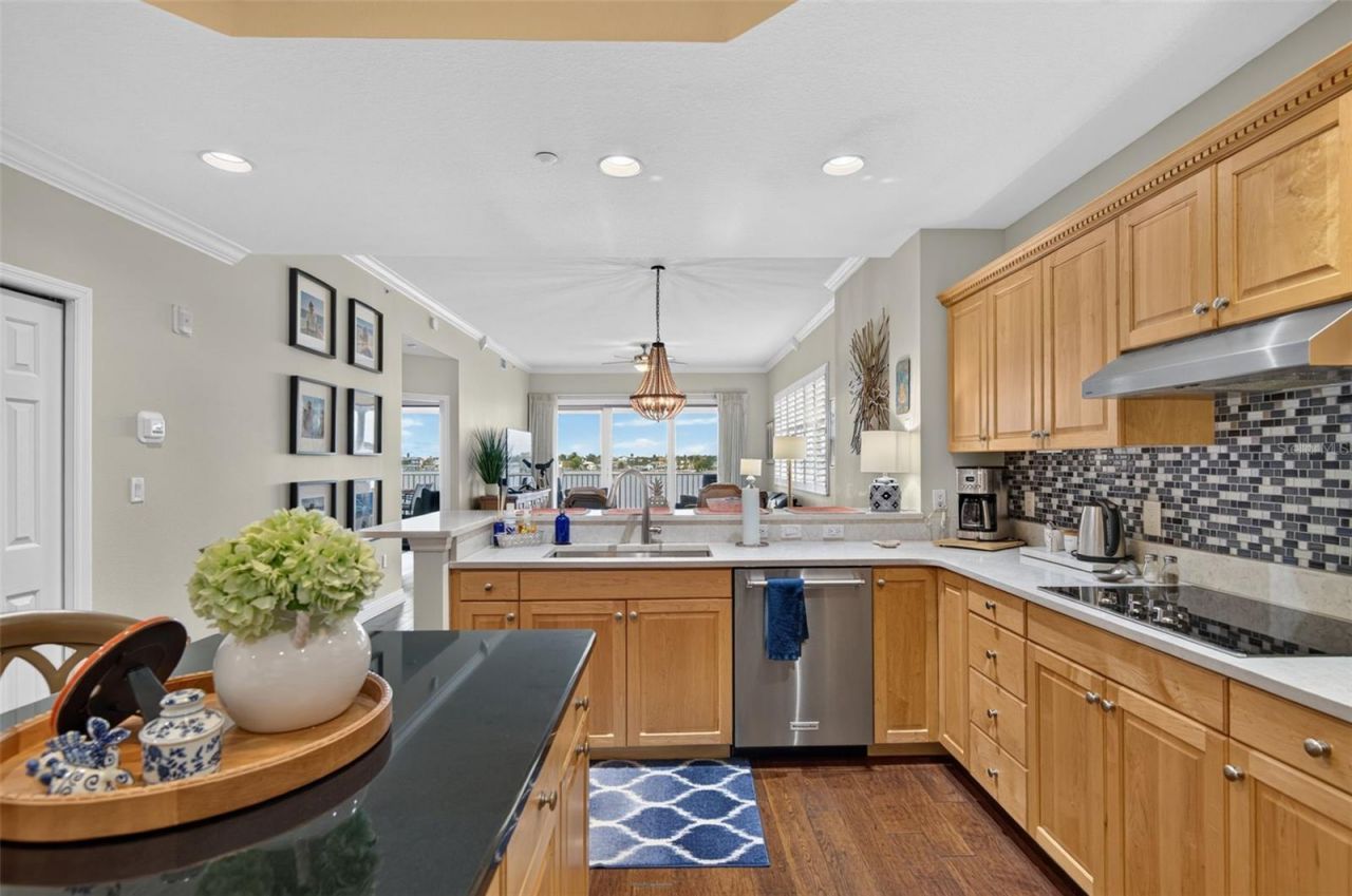17735 Gulf Boulevard, Unit 306, Redington Shores, FL 33708 Photo