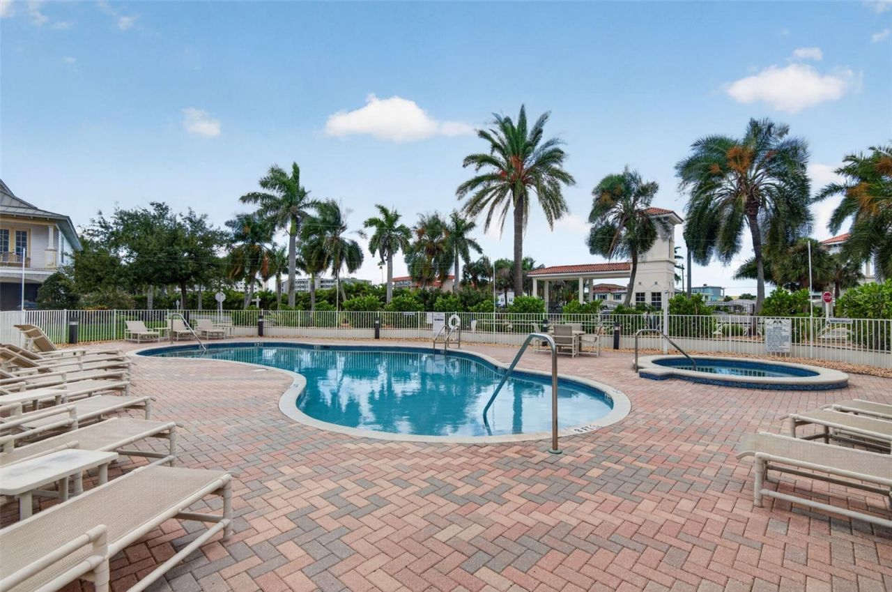 17735 Gulf Boulevard, Unit 306, Redington Shores, FL 33708 Photo