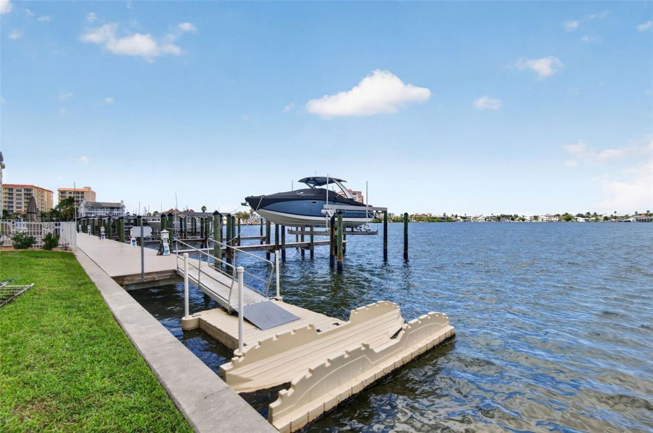 17735 Gulf Boulevard, Unit 306, Redington Shores, FL 33708 Photo