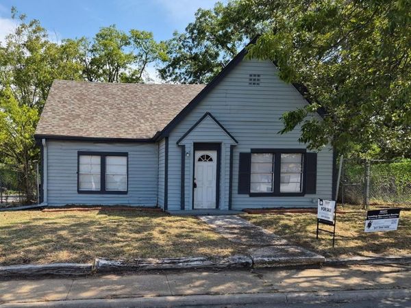 522 N Austin Avenue , Denison, TX 75020