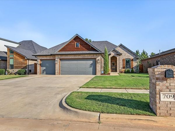 709 E Barajas Terrace, Mustang, OK 73064