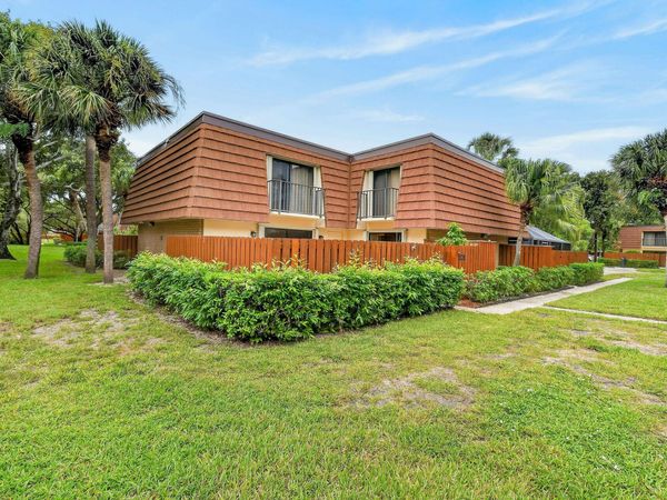 2405 24TH Court, Jupiter, FL 33477