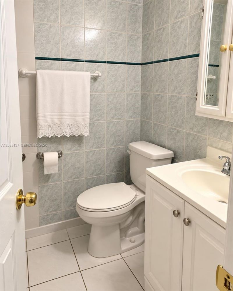 4713 NW 7th St , Unit 204-1, Miami, FL 33126 Photo