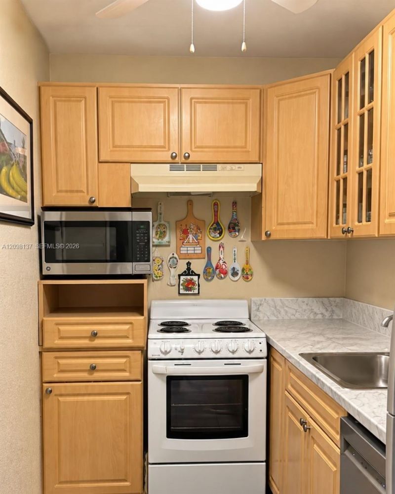 4713 NW 7th St , Unit 204-1, Miami, FL 33126 Photo