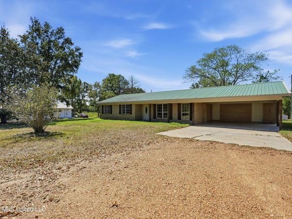 2395 Mowdy Road, Walnut Grove, MS 39189