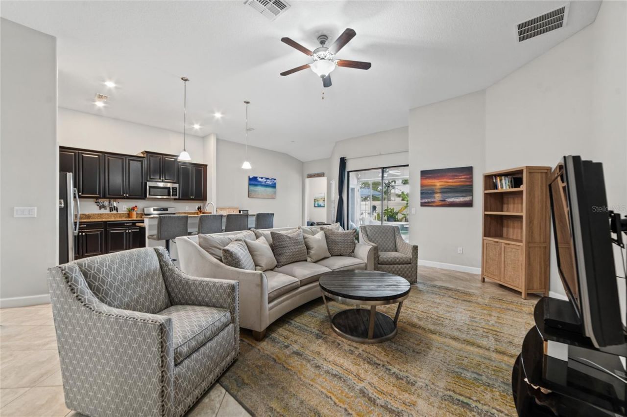 9912 Smarty Jones Drive , Ruskin, FL 33573 Photo