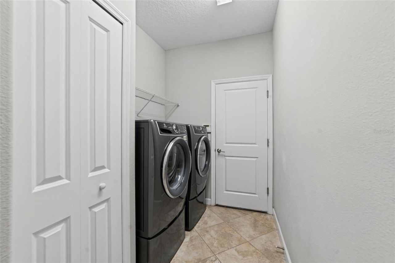 9912 Smarty Jones Drive , Ruskin, FL 33573 Photo