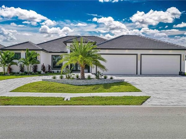 1426 Mohawk PKWY, CAPE CORAL, FL 33914
