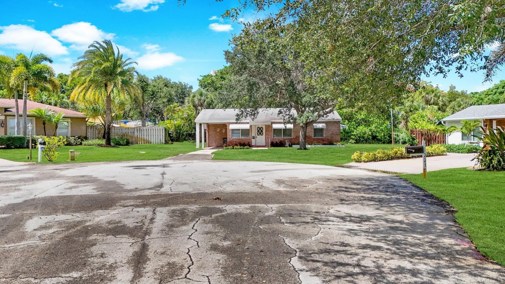 2219 W Pineridge Court, Delray Beach, FL 33444 Photo