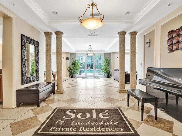 533 NE 3rd Avenue, Unit 207, Fort Lauderdale, FL 33301