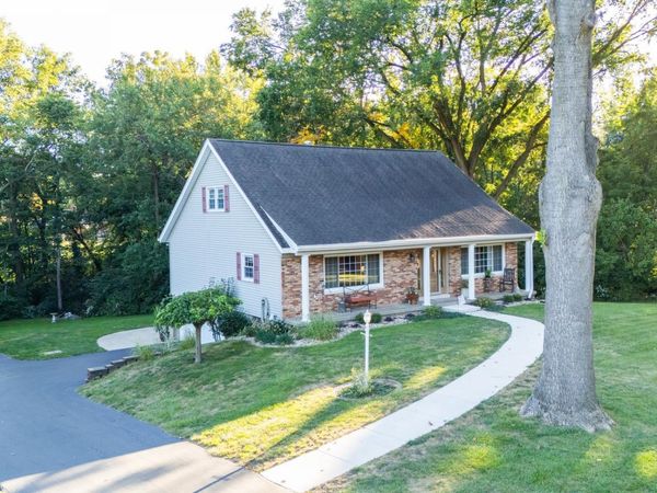 1984 TANGLEWOOD Drive, Pekin, IL 61554
