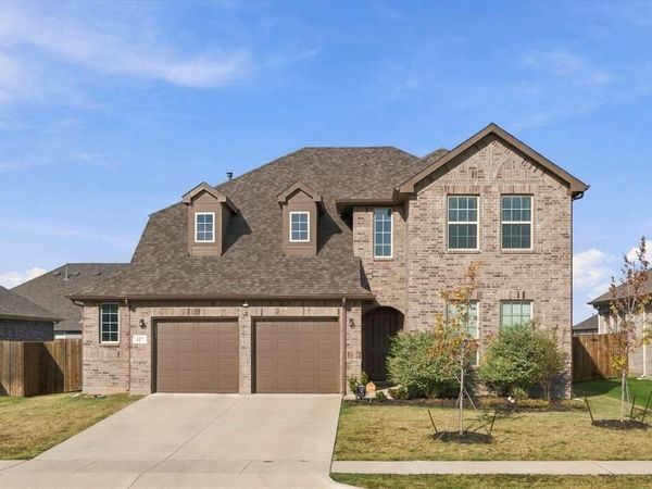 417 Burrow Drive , Waxahachie, TX 75167