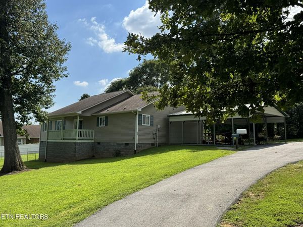 435 Morie Road , Dandridge, TN 37725