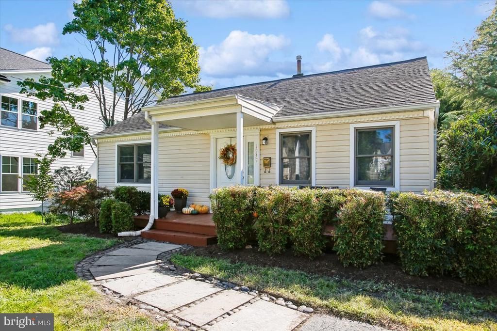 1939 Burfoot Street, Falls Church, VA 22043 Main Photo