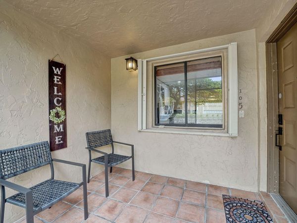 310 Lakeview Drive, Unit 105, Weston, FL 33326