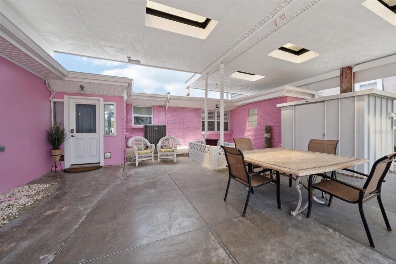 1512 Gulf Boulevard, Indian Rocks Beach, FL 33785 Photo