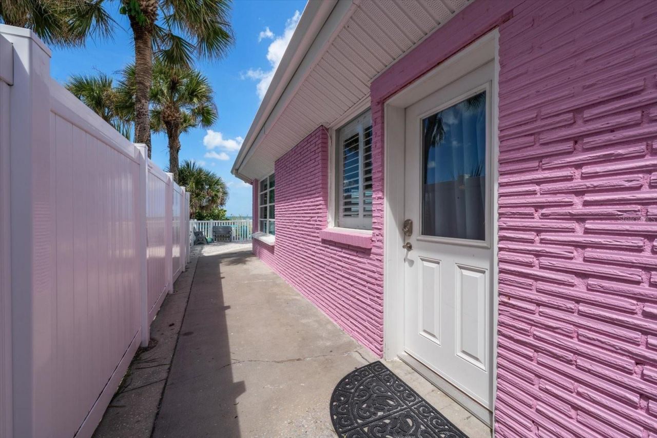 1512 Gulf Boulevard, Indian Rocks Beach, FL 33785 Photo