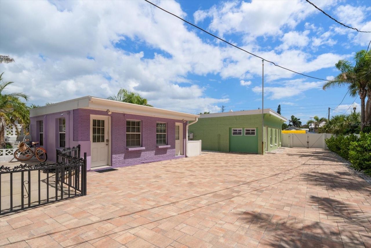 1512 Gulf Boulevard, Indian Rocks Beach, FL 33785 Photo