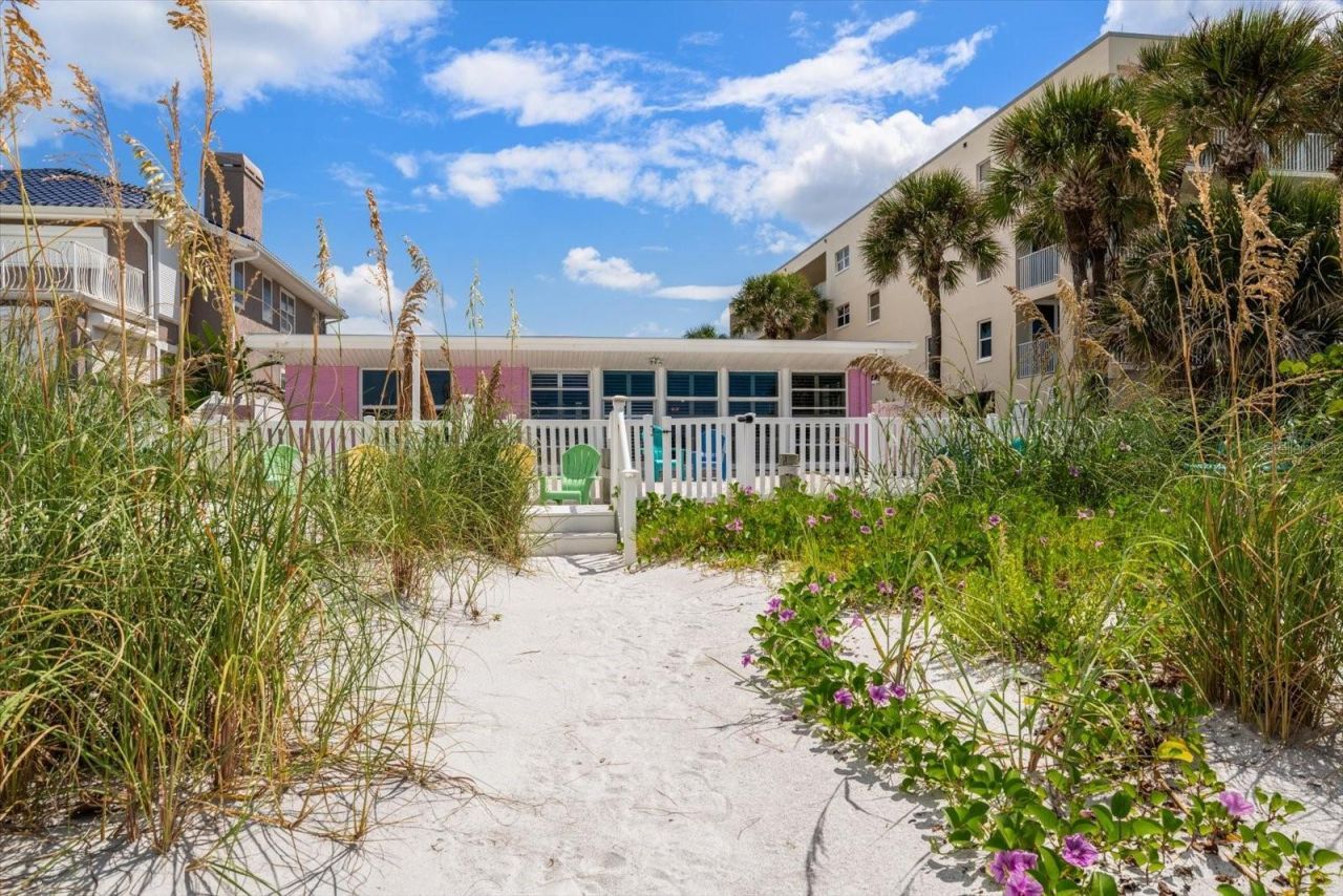1512 Gulf Boulevard, Indian Rocks Beach, FL 33785 Photo