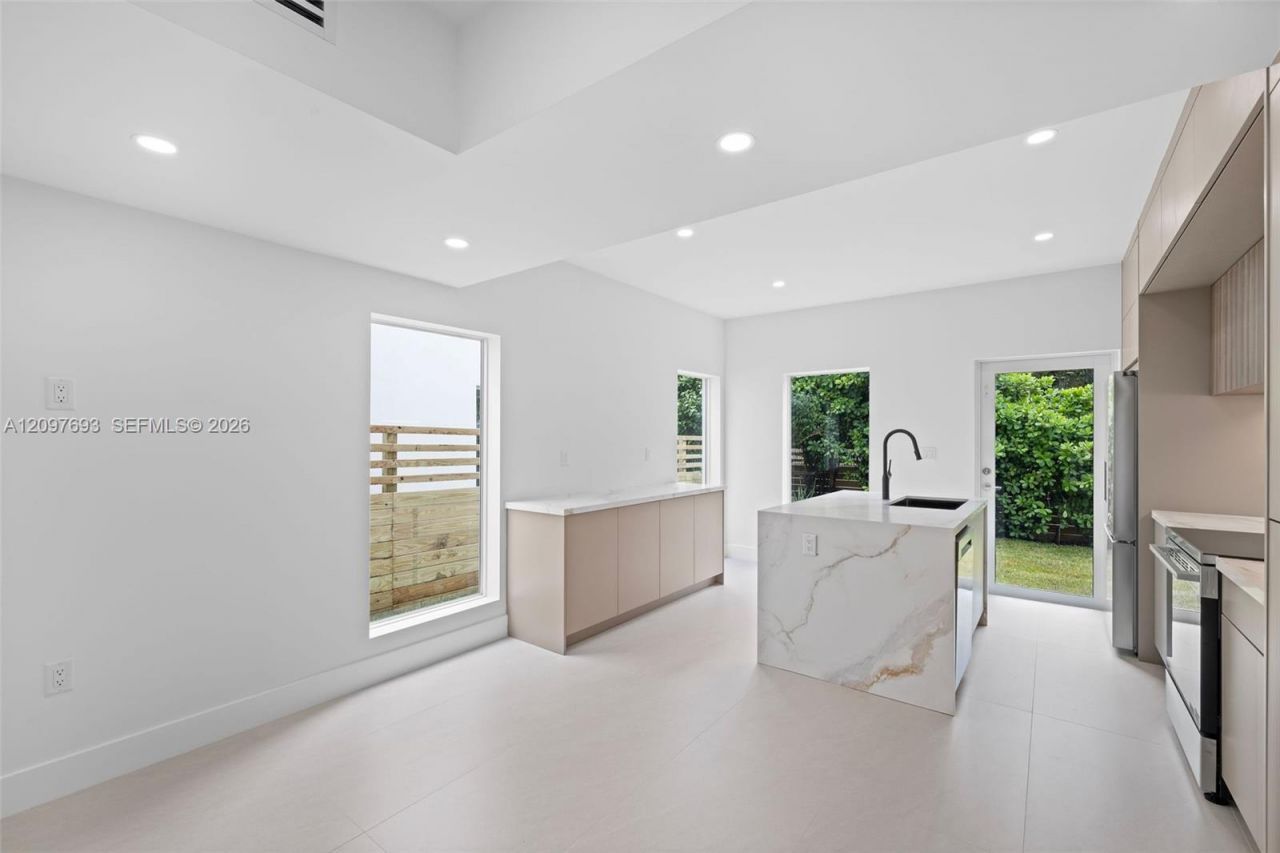 6167 SW 64th St, South Miami, FL 33143 Photo