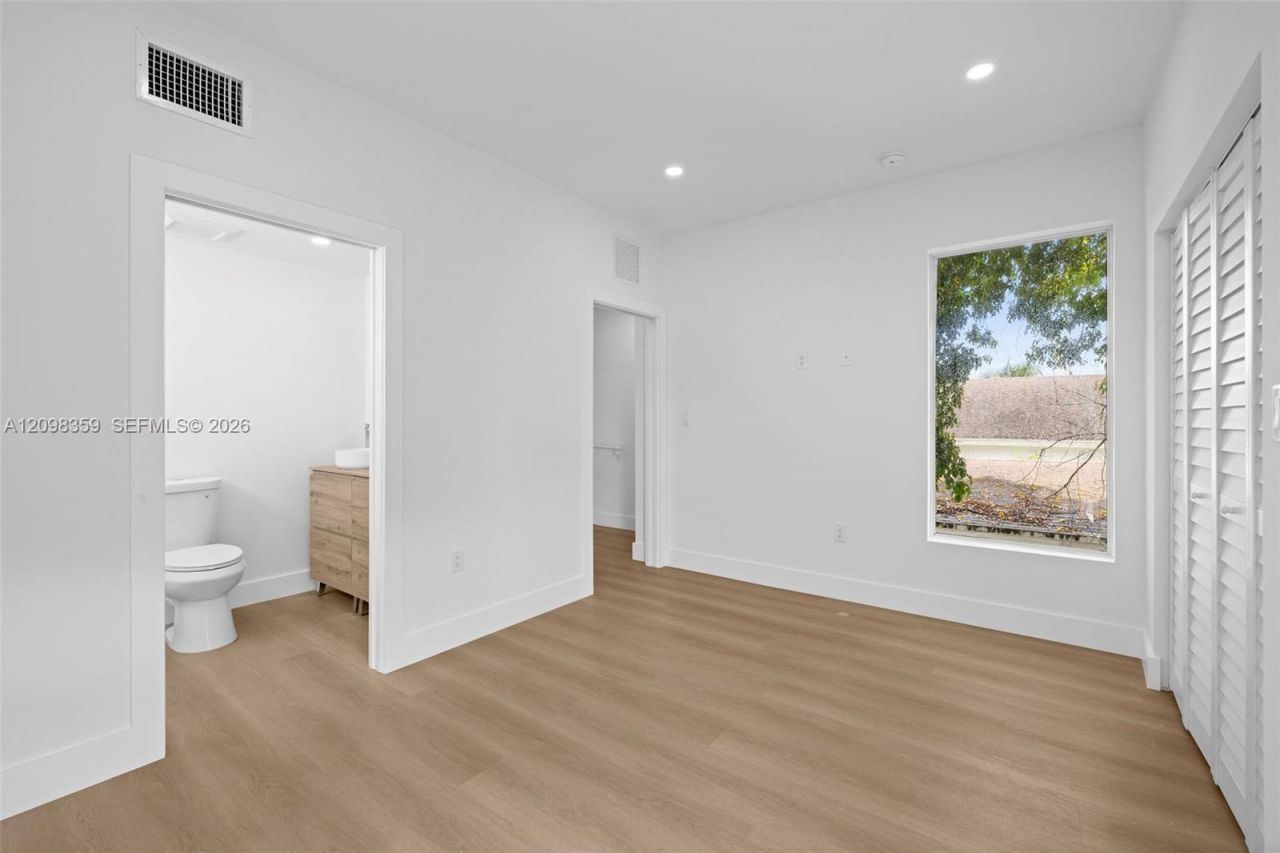 6165 SW 64th St, South Miami, FL 33143 Photo
