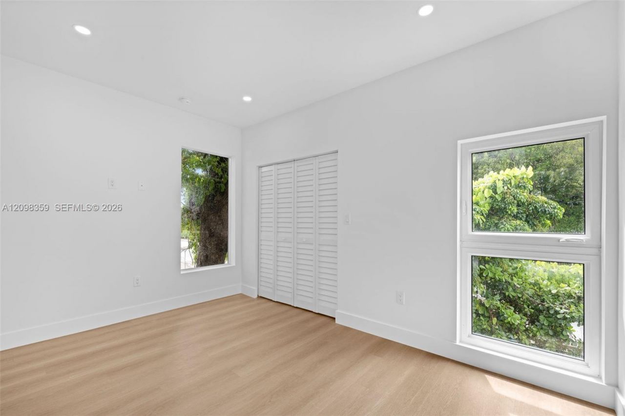 6165 SW 64th St, South Miami, FL 33143 Photo