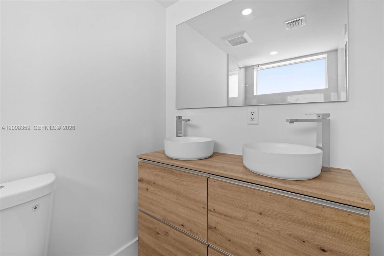 6165 SW 64th St, South Miami, FL 33143 Photo