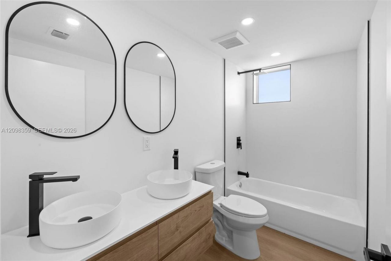 6165 SW 64th St, South Miami, FL 33143 Photo