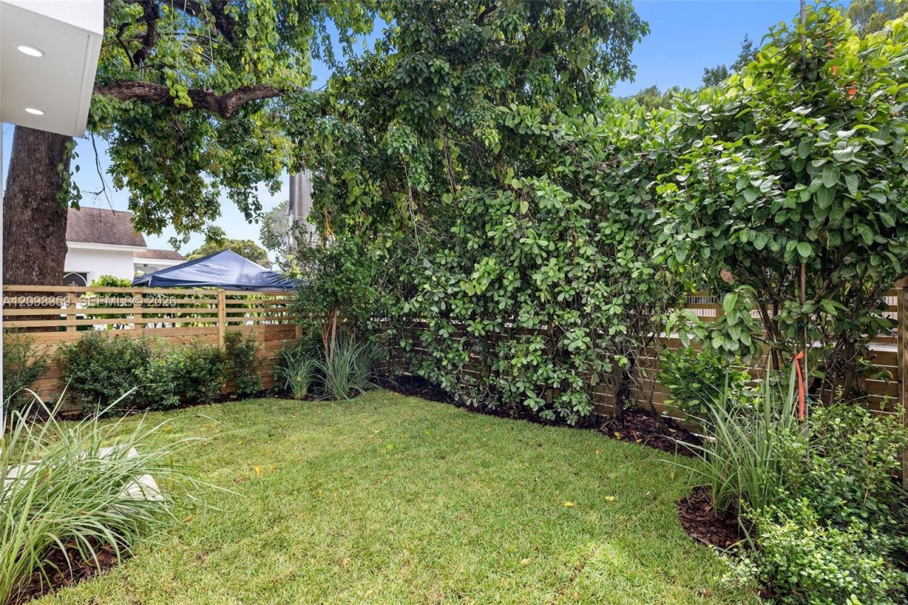6165 SW 64th St, South Miami, FL 33143 Photo