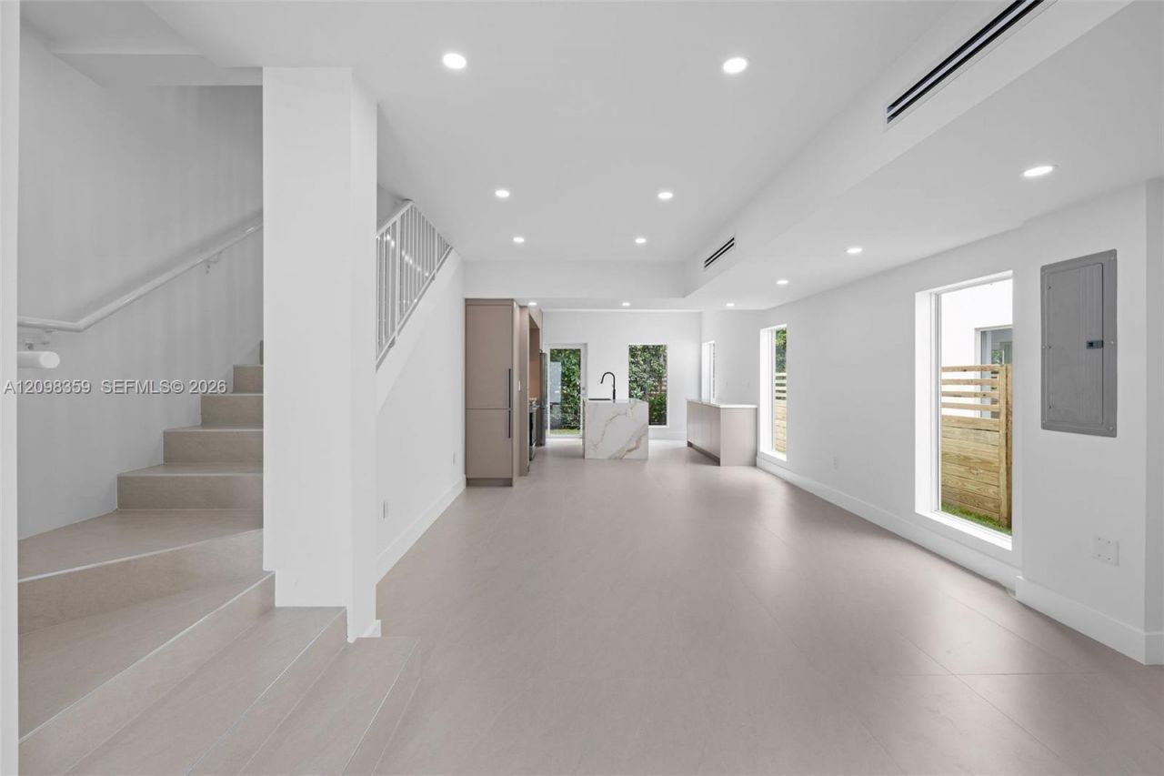 6165 SW 64th St, South Miami, FL 33143 Photo