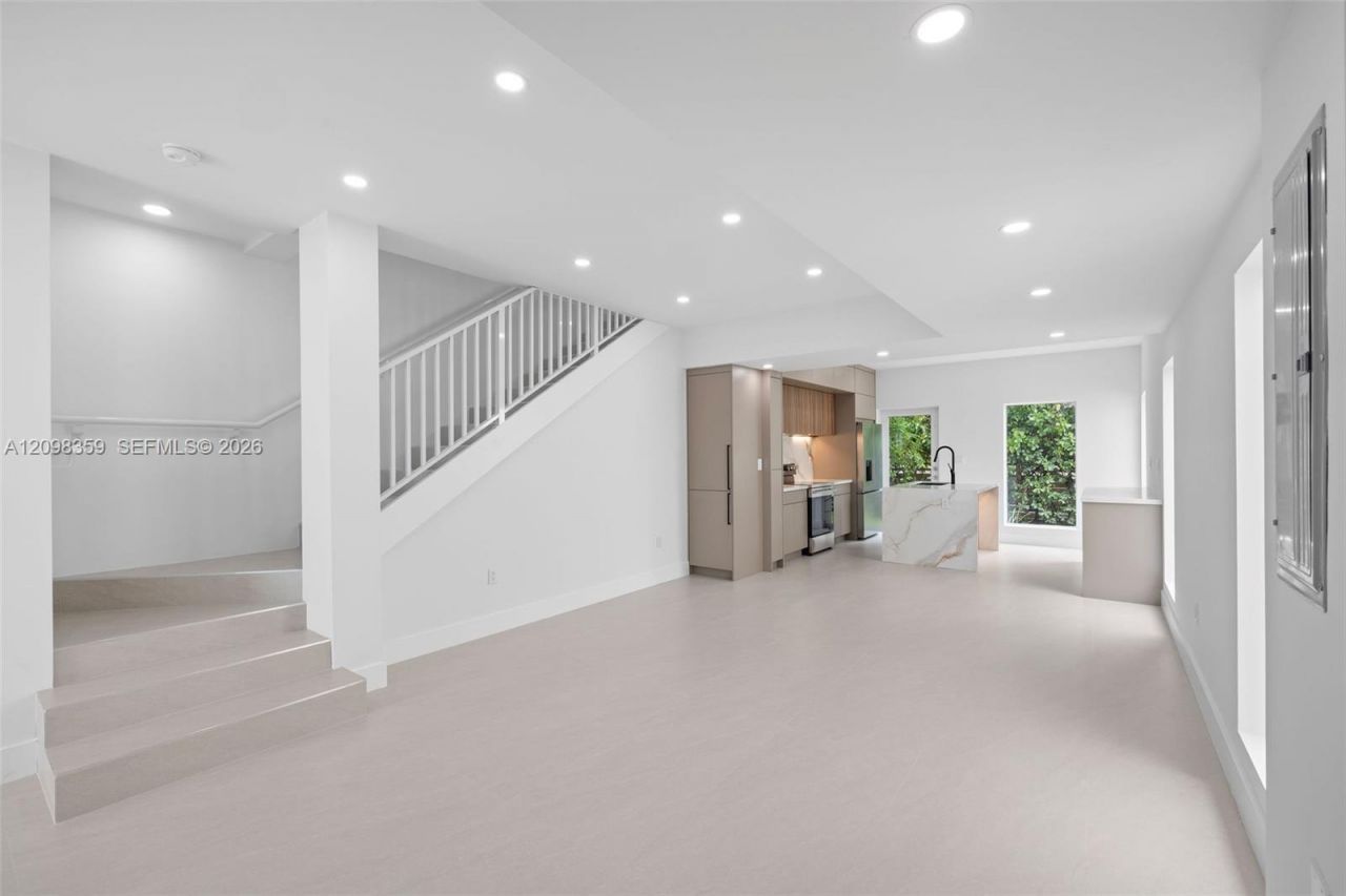 6165 SW 64th St, South Miami, FL 33143 Photo