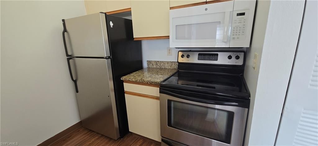 185 Santa Clara Dr , Unit 6, Naples, FL 34104 Photo