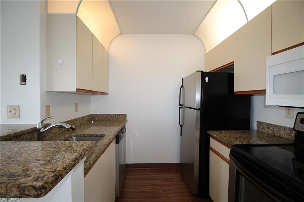 185 Santa Clara Dr , Unit 6, Naples, FL 34104 Photo