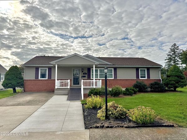 8 WOODRUFF Avenue, Selinsgrove, PA 17870