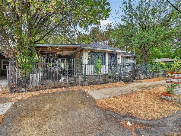 1727 Morris Street, Dallas, TX 75212