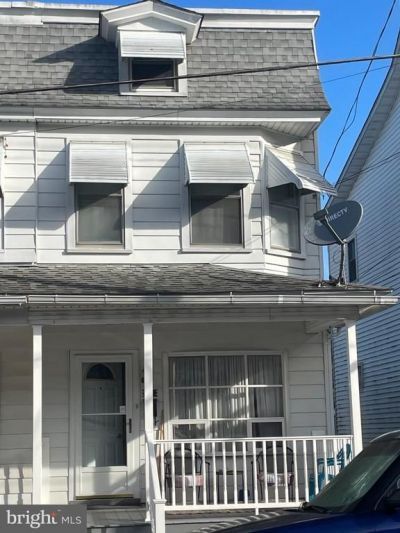 217 E MAIN STREET, TREMONT, PA 17981