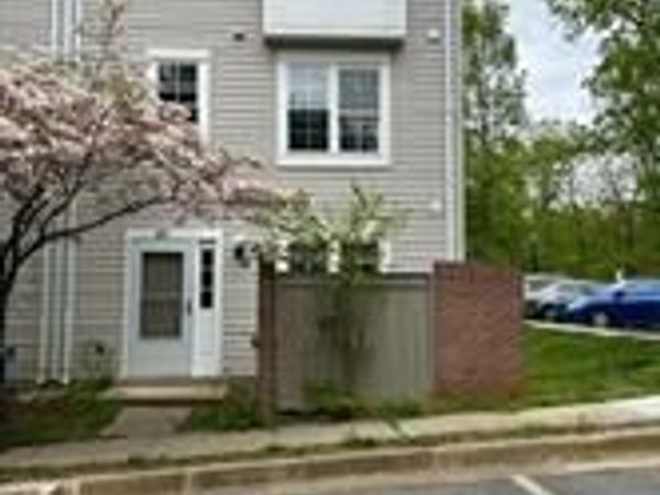 41 CRESTED IRIS COURT , MONTGOMERY VILLAGE, MD 20886