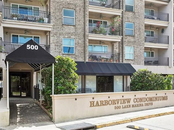 500 LAKE MARINA Drive, Unit 203, New Orleans, LA 70124