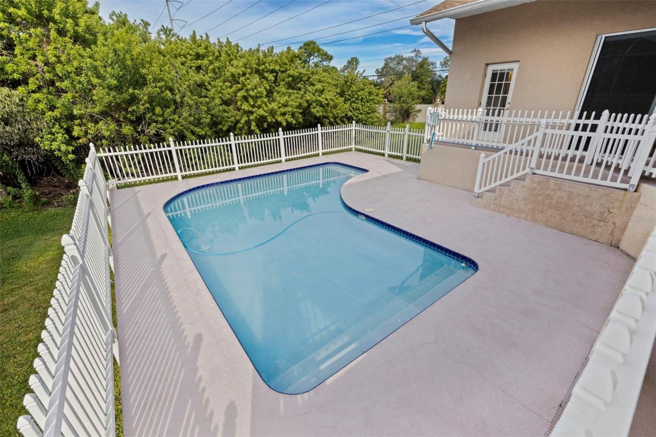 7380 Pebble Beach Lane, Seminole, FL 33777 Photo