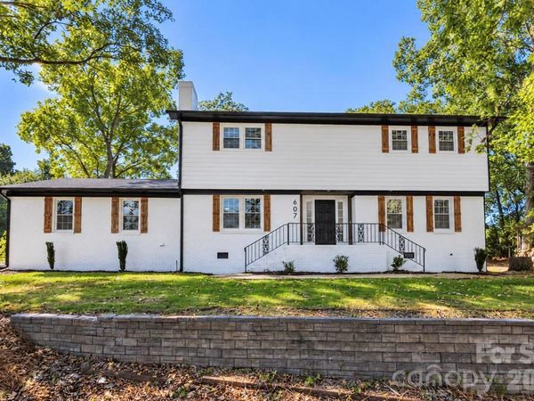 607 Willow Lane, Harrisburg, NC 28075