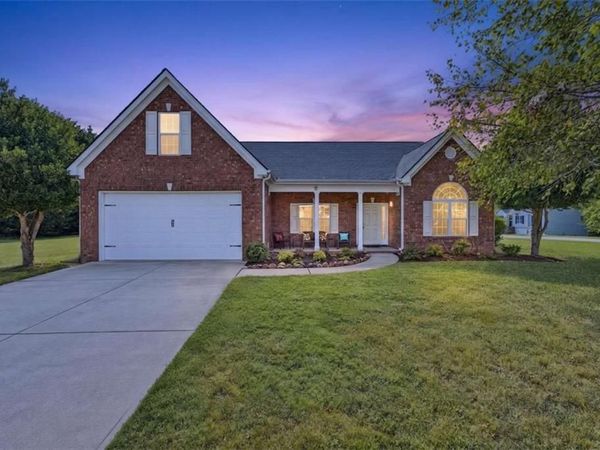 24 Feldspar Drive , Jefferson, GA 30549