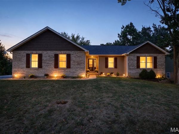 9814 Ridgecrest Drive, Hillsboro, MO 63050