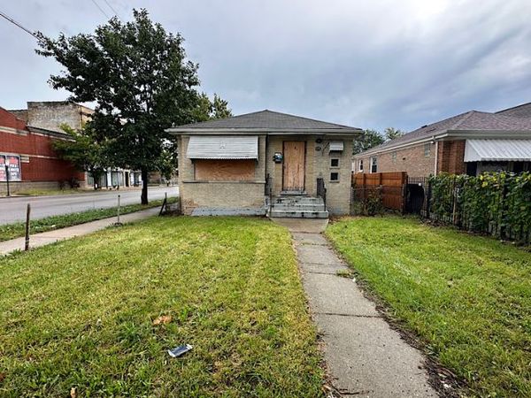 1159 N Long Avenue , Chicago, IL 60651