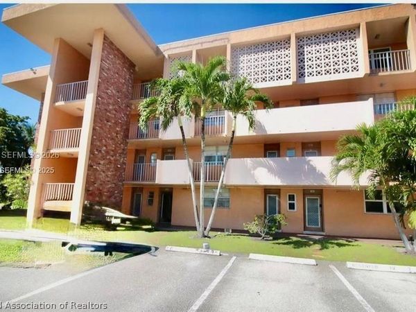 3001 N 46 , Unit 102, Unincorporated Broward County, FL 33313