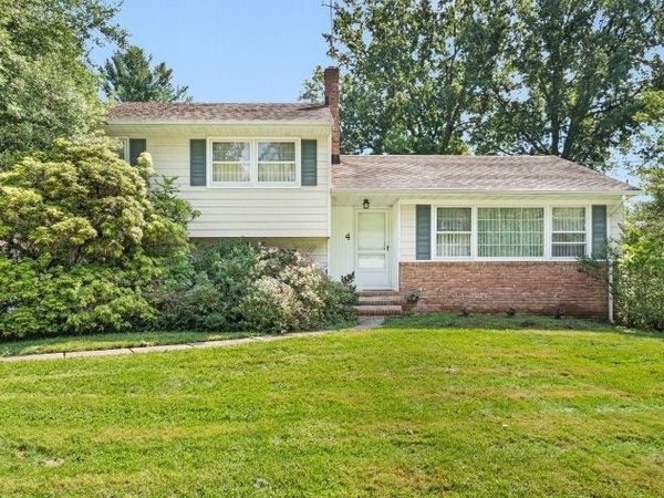 4 Pierson Ln, Florham Park, NJ 07932