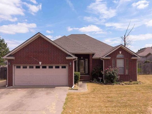 2222 Clara Dr, Searcy, AR 72143