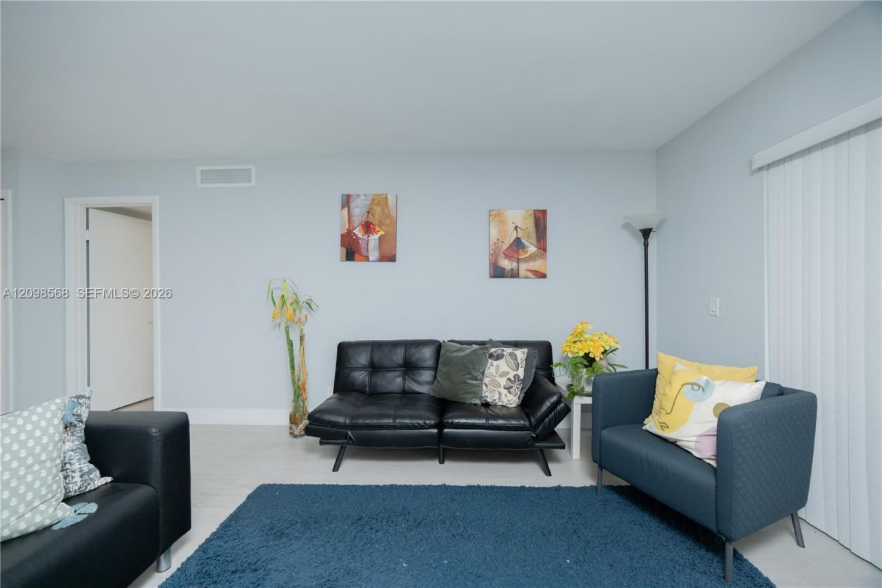 350 Racquet Club Rd , Unit 102, Weston, FL 33326 Photo