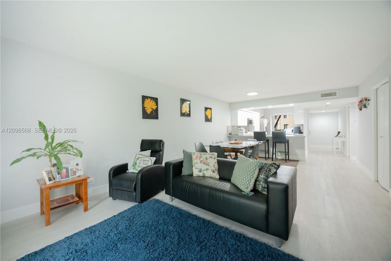 350 Racquet Club Rd , Unit 102, Weston, FL 33326 Photo